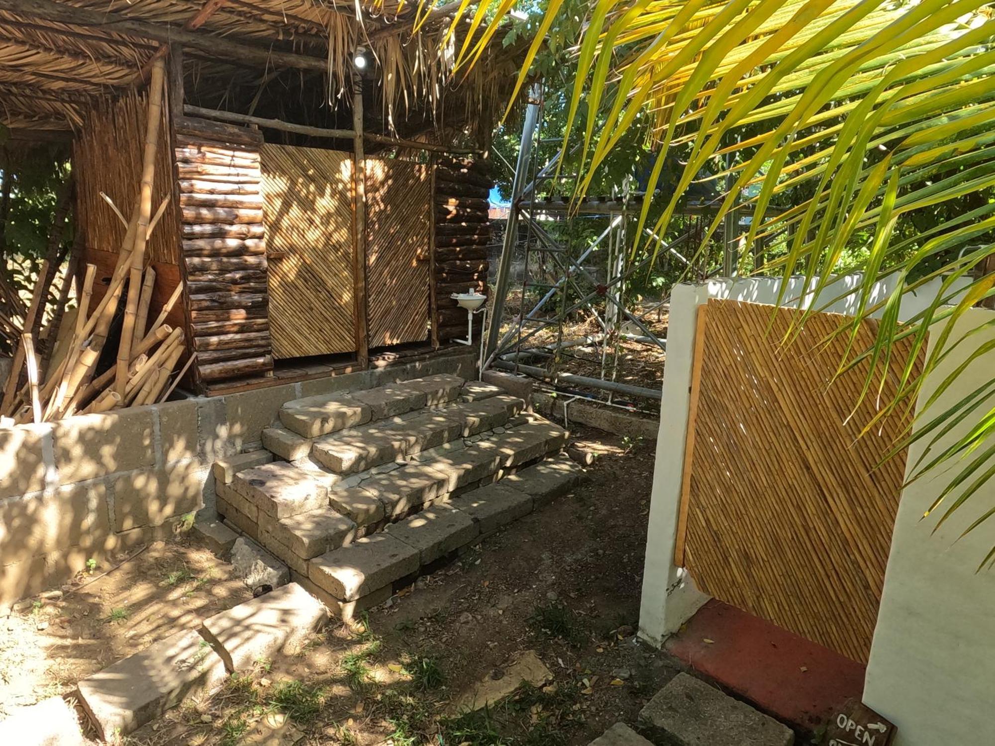 Palapa Host Transito